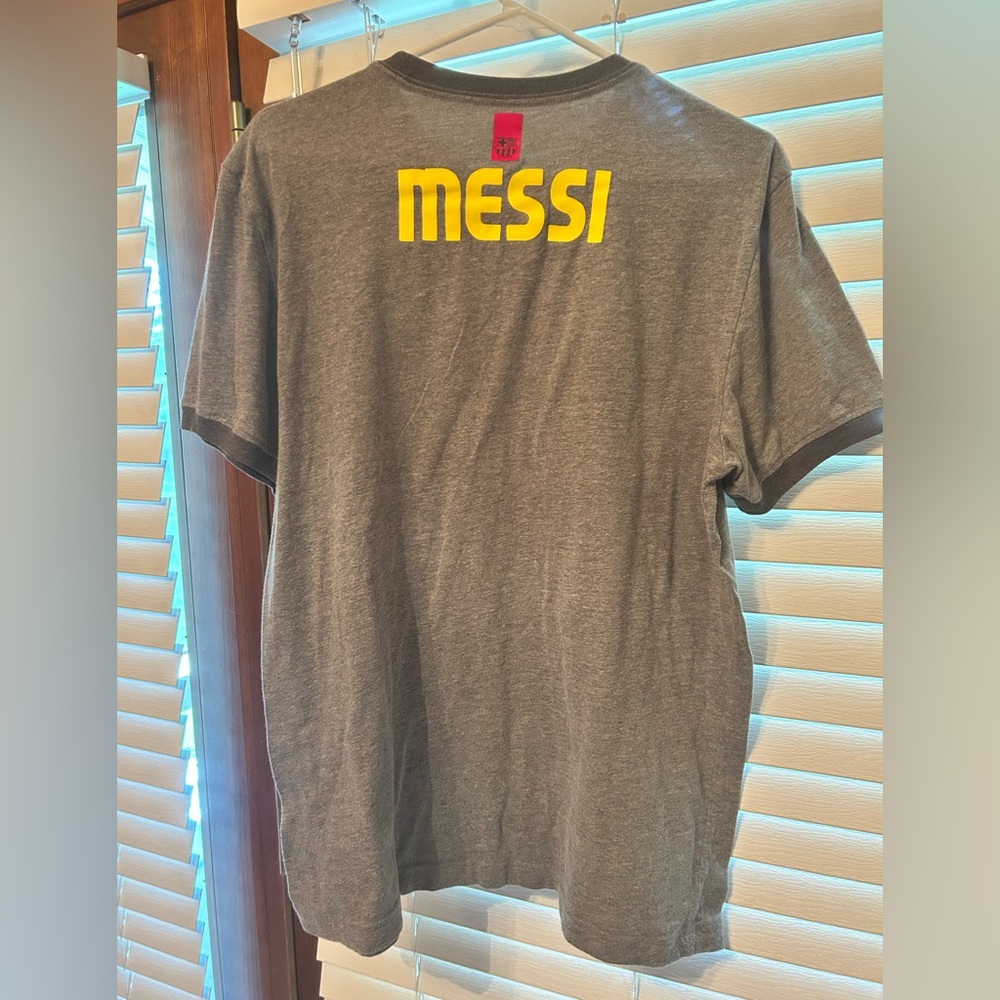 men’s medium crew neck FC Barcelona MESSI tshirt, gray